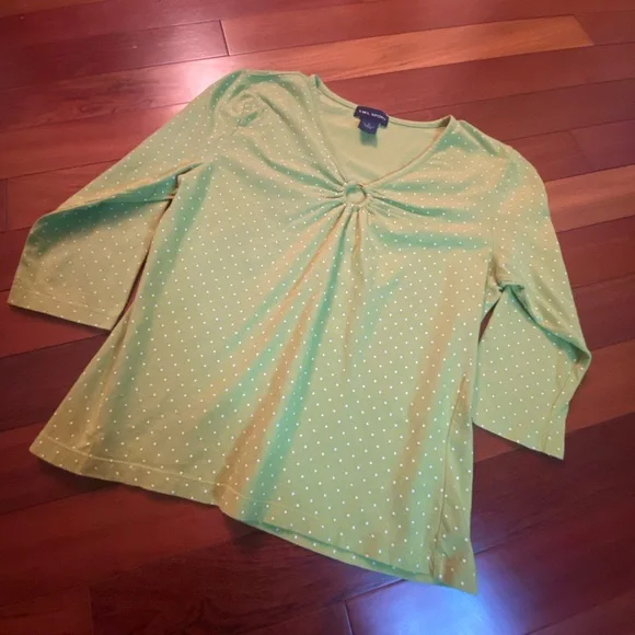 Green and White Polka Dot Top size Medium tee t-shirt - Picture 5 of 7